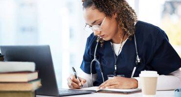 Interne en médecine