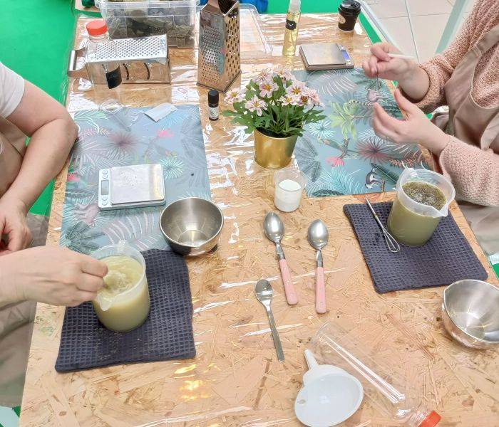 atelier de préparation de lessive et produits cosmétiques animé par Éco Actitude
