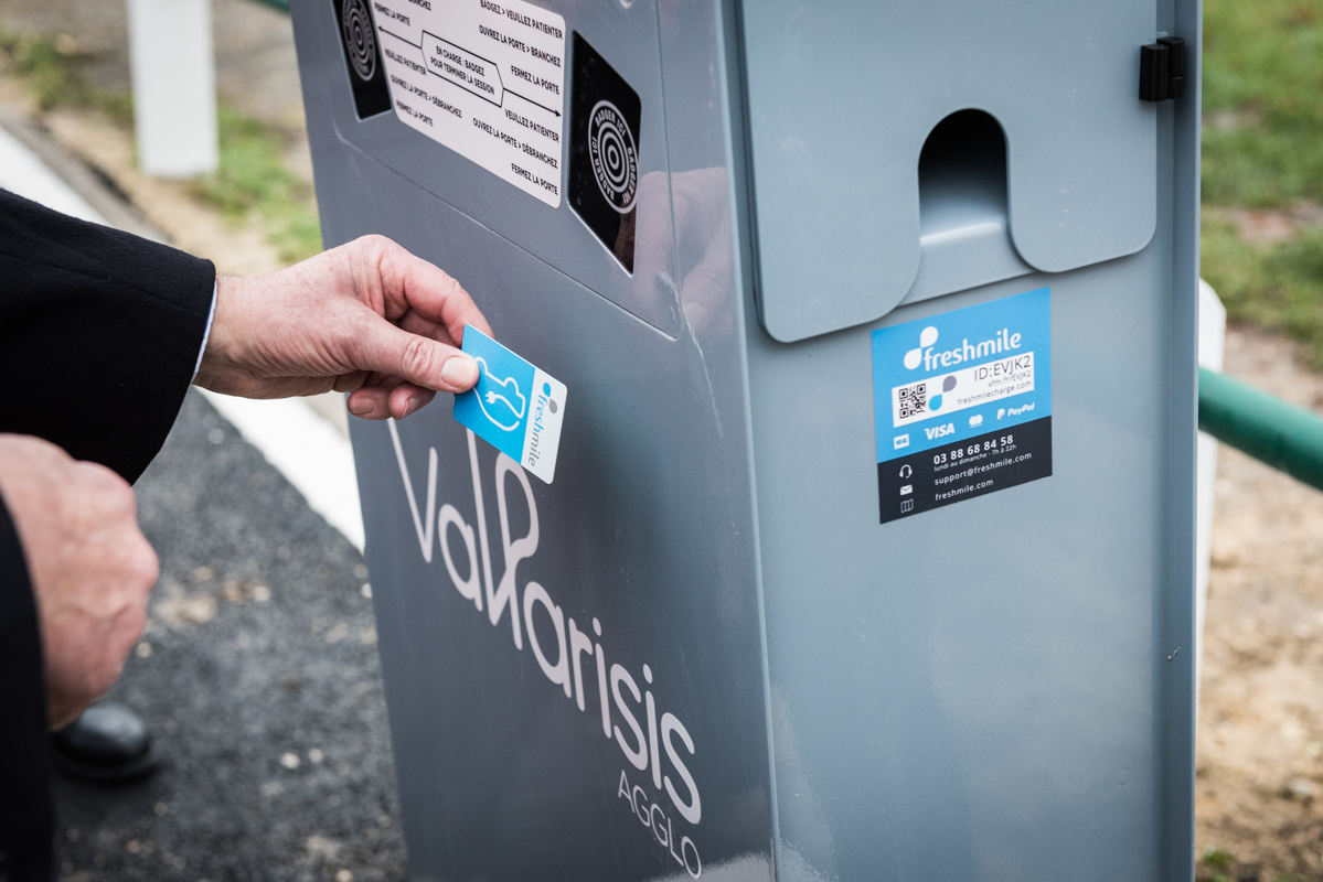 Les Bornes Publiques De Recharge Pour Véhicules électriques Et Hybrides ...