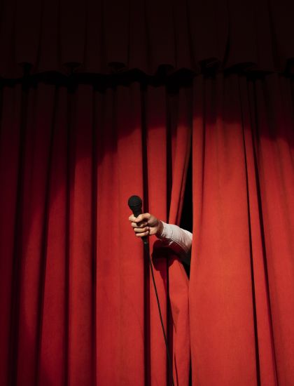 Théâtre - rideau - micro