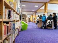 Intérieur de la médiathèque Intérieur de la médiathèque