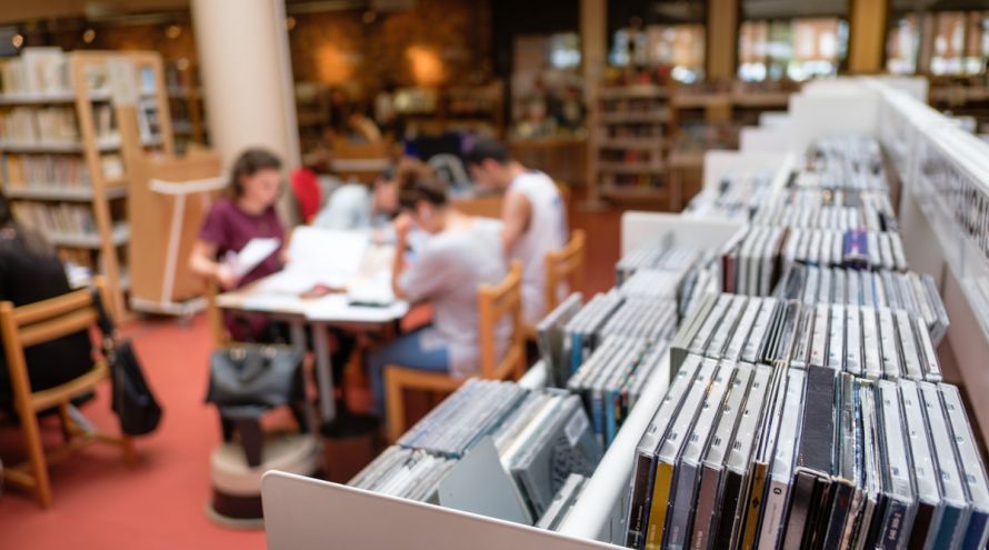 Intérieur de la médiathèque