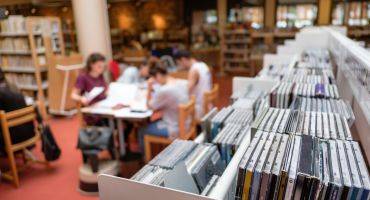 Intérieur de la médiathèque